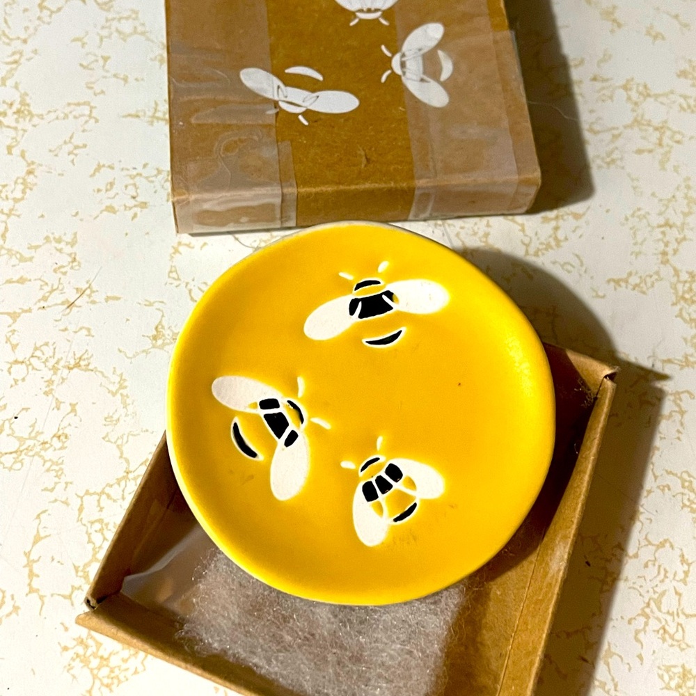 NWT Bee’s Tray open box.Trinket tray featuring Fringe original artwork